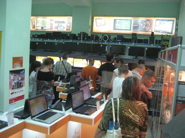 В Мариуполе один из магазинов электроники распродаётся «в н..., фото-3 В Мариуполе один из магазинов электроники распродаётся «в ноль». (ФОТО) , фото-3
