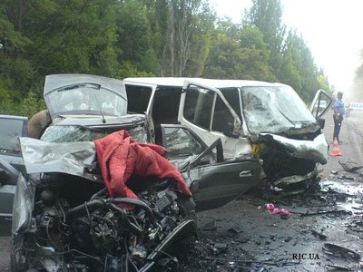 В аварии на трассе Кировоград - Запорожье пострадали 10 че..., фото-3 В аварии на трассе Кировоград - Запорожье пострадали 10 человек (ФОТО), фото-3
