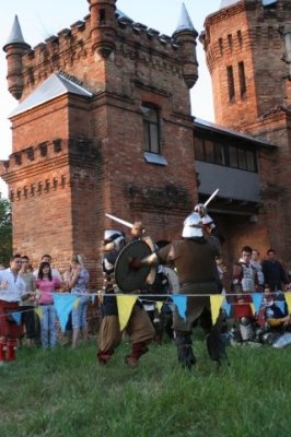 Сегодня в замке Попова на три дня поселятся рыцари, эльфы,..., фото-2 Сегодня в замке Попова на три дня поселятся рыцари, эльфы, ведьмы и прочие занятные личности (ФОТО), фото-2