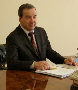 На повышение: «угольный генерал» и президент ЧНПФ «Центр» н..., фото-1 На повышение: «угольный генерал» и президент ЧНПФ «Центр» намерены стать депутатами областого совета от Горловки, фото-1