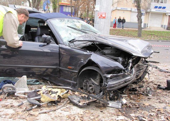 Трагедия в Севастополе: известный футболист сбил насмерть м..., фото-2 Трагедия в Севастополе: известный футболист сбил насмерть мать и двоих детей (ФОТО), фото-2