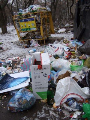 Донецк за новогодние праздники превратился в город миллиона..., фото-2 Донецк за новогодние праздники превратился в город миллиона свалок (фото), фото-2