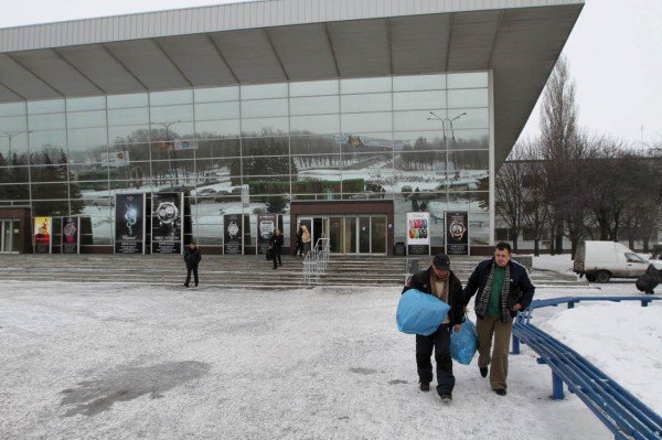 В аэропорту Донецка в связи с терактом в «Домодедово» введе..., фото-1 В аэропорту Донецка в связи с терактом в «Домодедово» введены особые меры безопасности (фото), фото-1