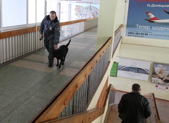 В аэропорту Донецка в связи с терактом в «Домодедово» введе..., фото-2 В аэропорту Донецка в связи с терактом в «Домодедово» введены особые меры безопасности (фото), фото-2