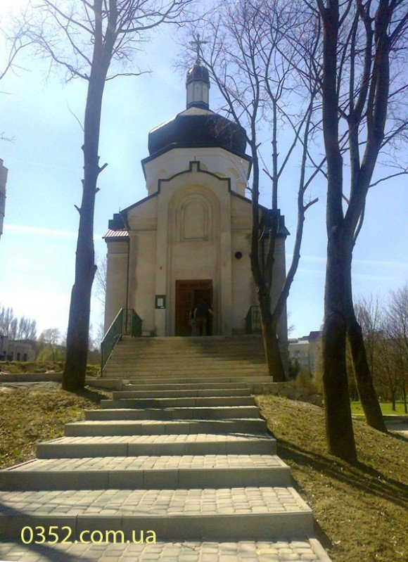 Тернопільські студенти-католики представили Хресну дорогу, фото-1 Тернопільські студенти-католики представили Хресну дорогу, фото-1