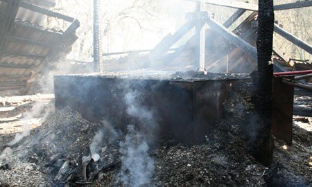 У Великодню п'ятницю на Тернопільщині горіла школа, фото-2 У Великодню п'ятницю на Тернопільщині горіла школа, фото-2