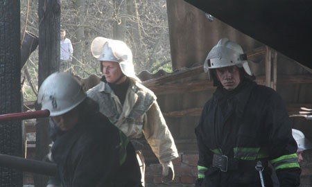 У Великодню п'ятницю на Тернопільщині горіла школа, фото-3 У Великодню п'ятницю на Тернопільщині горіла школа, фото-3