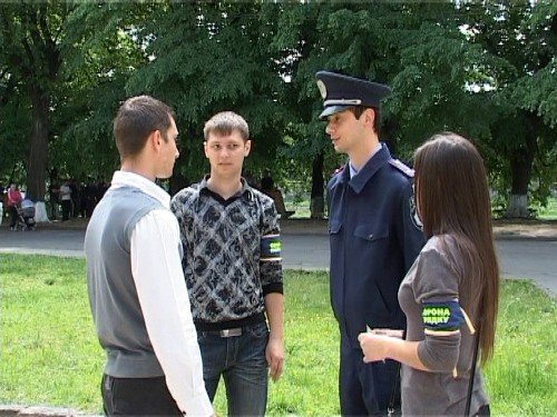 В Ужгороді студенти допомагають міліції знайти хуліганів і..., фото-9 В Ужгороді студенти допомагають міліції знайти хуліганів і самогонників (ФОТО), фото-9
