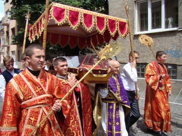 В Ужгороді відбувся хресний хід (ФОТО), фото-10 В Ужгороді відбувся хресний хід (ФОТО), фото-10