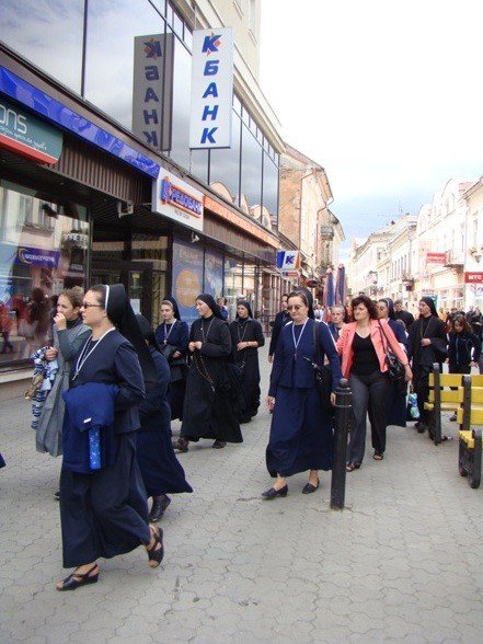 В Ужгороді відбувся хресний хід (ФОТО), фото-6 В Ужгороді відбувся хресний хід (ФОТО), фото-6