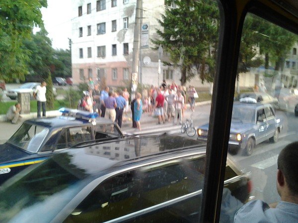 У Тернополі на пішохідному переході збили дитину, фото-1 У Тернополі на пішохідному переході збили дитину, фото-1