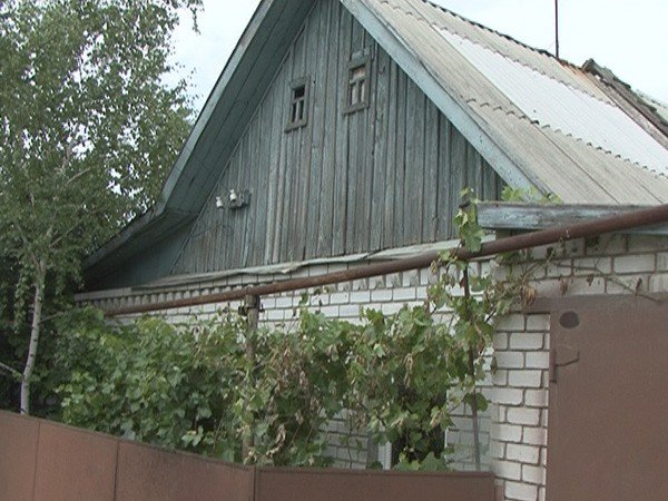 Запорожец обстрелял милицию и поджег свой дом (ФОТО), фото-1 Запорожец обстрелял милицию и поджег свой дом (ФОТО), фото-1