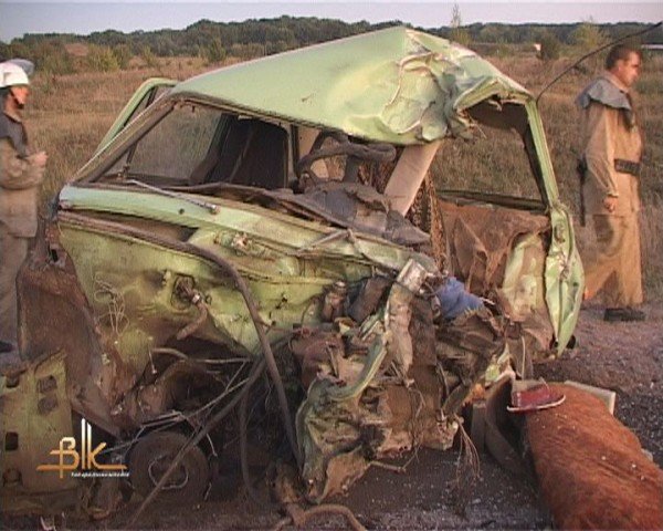 У лобовому зіткненні вантажівки і легковика загинув 56-річн..., фото-1 У лобовому зіткненні вантажівки і легковика загинув 56-річний водій. Фото.Відео., фото-1
