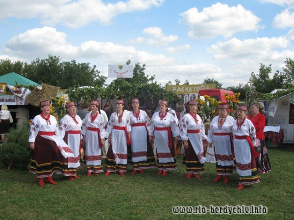 У Житомирі пройшли «Обжинки 2011», фото-10 У Житомирі пройшли «Обжинки 2011», фото-10
