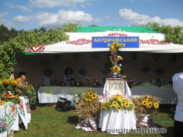 У Житомирі пройшли «Обжинки 2011», фото-5 У Житомирі пройшли «Обжинки 2011», фото-5