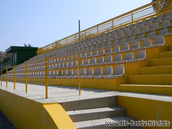 Чи завершиться у Бердичеві реконструкція стадіону ДЮСШ до Є..., фото-9 Чи завершиться у Бердичеві реконструкція стадіону ДЮСШ до ЄВРО-2012? Фото, фото-9