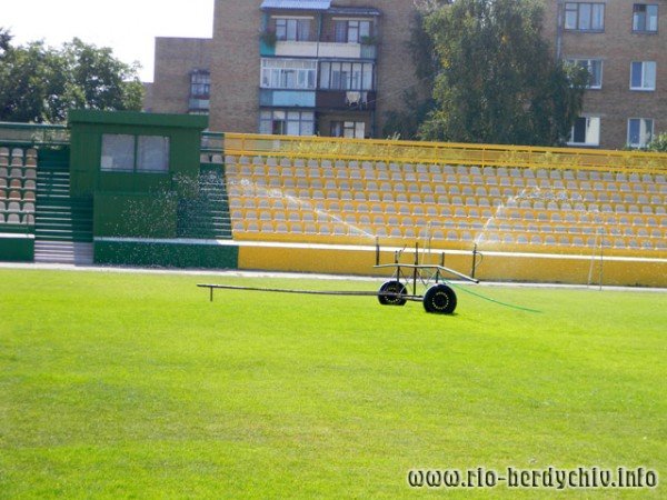 Чи завершиться у Бердичеві реконструкція стадіону ДЮСШ до..., фото-10 Чи завершиться у Бердичеві реконструкція стадіону ДЮСШ до ЄВРО-2012? Фото, фото-10