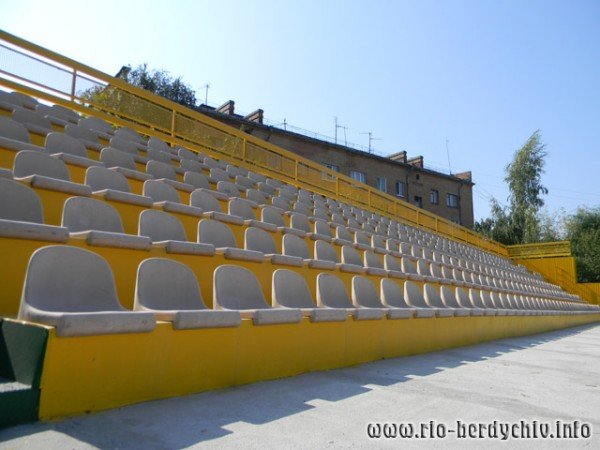Чи завершиться у Бердичеві реконструкція стадіону ДЮСШ до Є..., фото-6 Чи завершиться у Бердичеві реконструкція стадіону ДЮСШ до ЄВРО-2012? Фото, фото-6