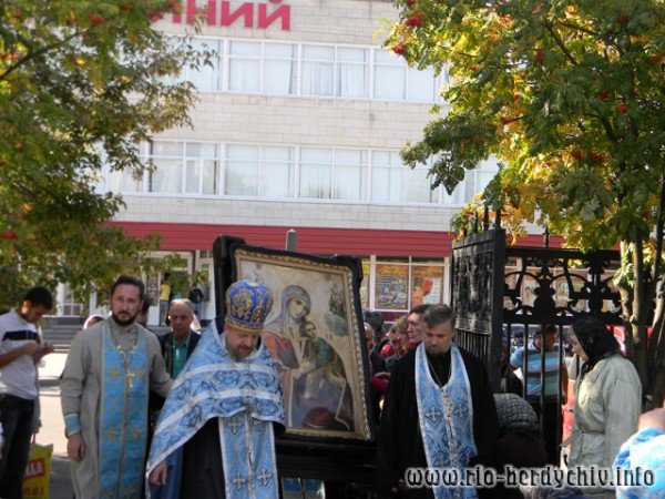 В Бердичів прибула ікона Божої Матері «Страсна». Фото, фото-7 В Бердичів прибула ікона Божої Матері «Страсна». Фото, фото-7