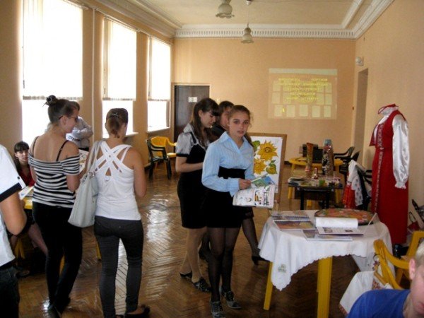 Горловские школьники выбирали жизненный путь в «Шахтере», фото-2 Горловские школьники выбирали жизненный путь в «Шахтере», фото-2