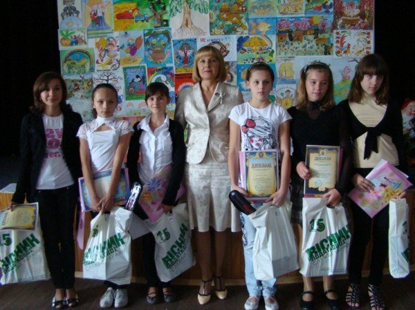 Податківці Житомирщини відзначили найталановитіших юних мит..., фото-1 Податківці Житомирщини відзначили найталановитіших юних митців-учасників конкурсу «Податки очима дітей-2011», фото-1