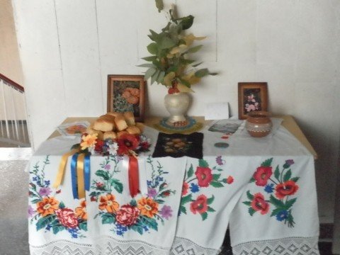 Виставку квітів та благодійний ярмарок до Дня вчителя, фото-2 Виставку квітів та благодійний ярмарок до Дня вчителя, фото-2