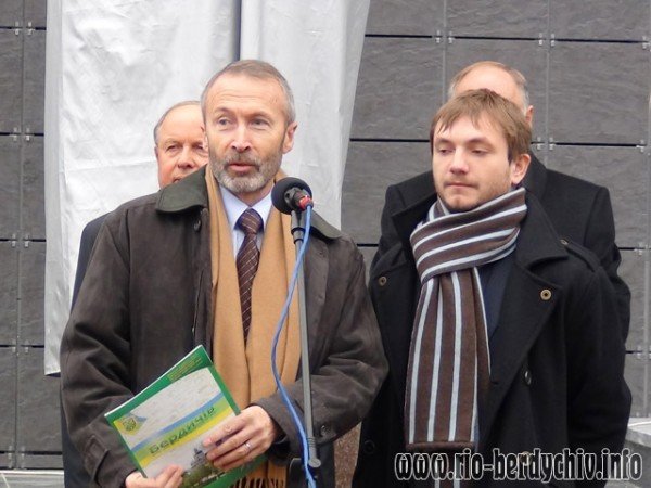 Памятник Оноре де Бальзаку відкрито у Бердичеві. Фото, фото-4 Памятник Оноре де Бальзаку відкрито у Бердичеві. Фото, фото-4