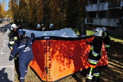 У Львівський університет МНС привезли унікальне рятувальне..., фото-1 У Львівський університет МНС привезли унікальне рятувальне обладнання «Куб життя», фото-1