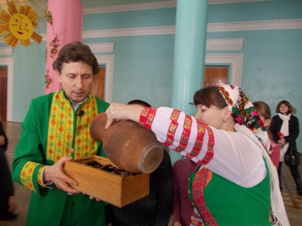 Артемовские школьники посеяли пшеницу и выпустили жаворонков, фото-10 Артемовские школьники посеяли пшеницу и выпустили жаворонков, фото-10
