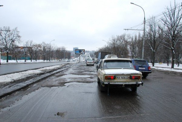 В Харьков пришла весна и вернулись разбитые дороги (фоторе..., фото-3 В Харьков пришла весна и вернулись разбитые дороги (фоторепортаж), фото-3