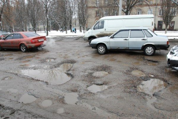 В Харьков пришла весна и вернулись разбитые дороги (фоторе..., фото-5 В Харьков пришла весна и вернулись разбитые дороги (фоторепортаж), фото-5