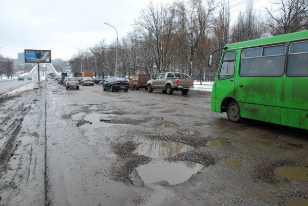 В Харьков пришла весна и вернулись разбитые дороги (фоторе..., фото-1 В Харьков пришла весна и вернулись разбитые дороги (фоторепортаж), фото-1