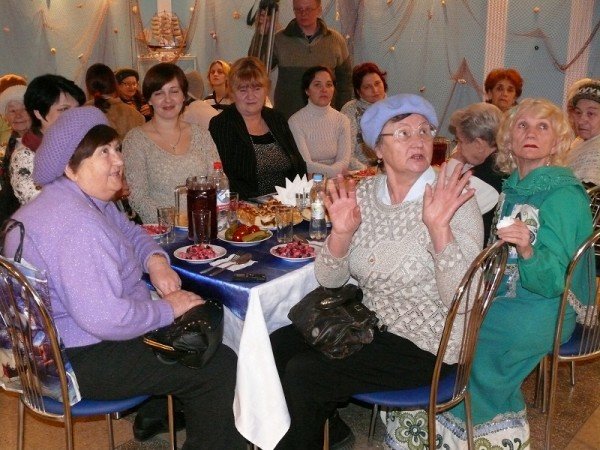 Ялтинских женщин поздравили с 8 Марта, фото-2