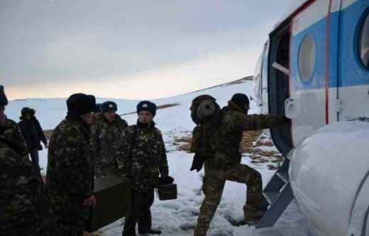 Армейские пилоты подняли два вертолета на высшую точку Крыма (ФОТО), фото-1