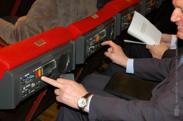 В крымском парламенте голосуют двумя руками: за себя и за того парня (фото), фото-1