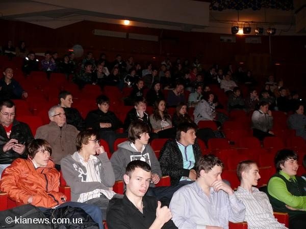 Ялтинским школьникам показали «Суд над сигаретой», фото-1