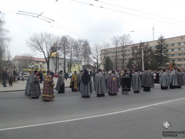 Під час Страсного хресного ходу митрополит Михаїл благосло..., фото-3 Під час Страсного хресного ходу митрополит Михаїл благословив суд на справедливі рішення (ФОТО), фото-3