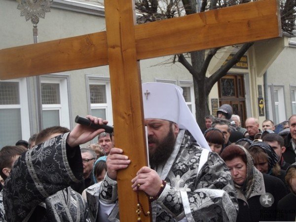 Під час Страсного хресного ходу митрополит Михаїл благосло..., фото-5 Під час Страсного хресного ходу митрополит Михаїл благословив суд на справедливі рішення (ФОТО), фото-5