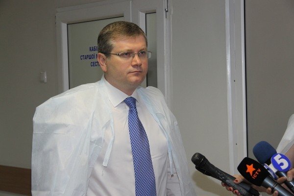 Александр Вилкул поздравил с днем рождения пострадавшую о..., фото-3 Александр Вилкул поздравил с днем рождения пострадавшую от взрыва пенсионерку (ФОТО), фото-3