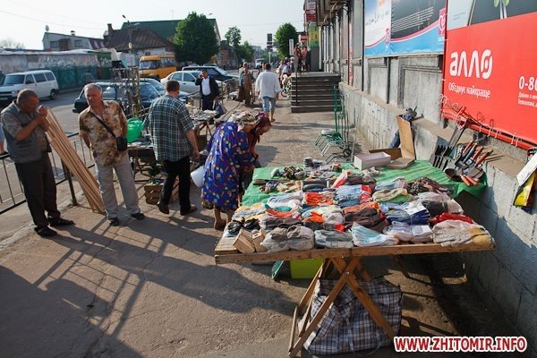 Сегодня торговцы с Хлебной вернулись на свои места. Сергей..., фото-2 Сегодня торговцы с Хлебной вернулись на свои места. Сергей Рыжук разрешил (ФОТО), фото-2