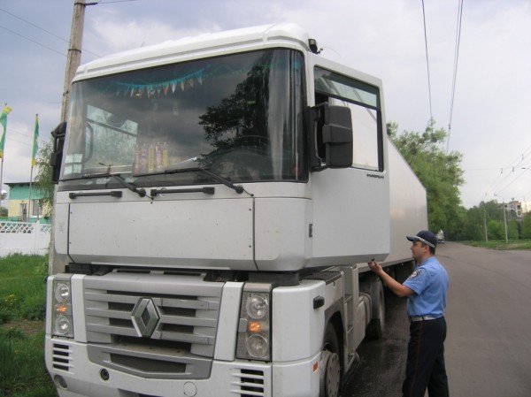 У Житомирі зупинена контрабанда сигарет, фото-1 У Житомирі зупинена контрабанда сигарет, фото-1