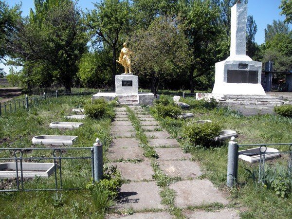 «Регионалы» возродили памятник Воину-освободителю в горлов..., фото-2 «Регионалы» возродили памятник Воину-освободителю в горловском поселке Гурты, фото-2
