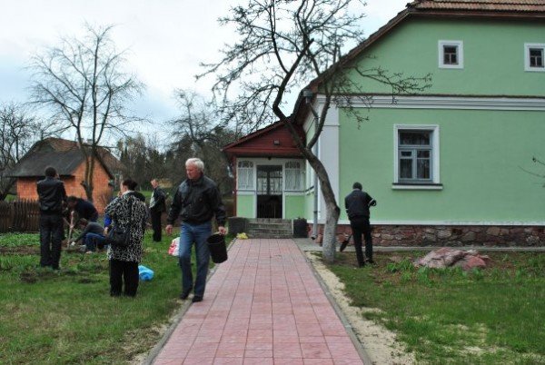 Житомиряни візьмуть участь у загальноземляцькому суботнику, фото-1 Житомиряни візьмуть участь у загальноземляцькому суботнику, фото-1