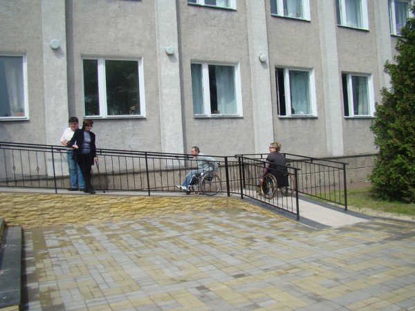 В Овручі дбають про зручність для інвалідів, фото-1 В Овручі дбають про зручність для інвалідів, фото-1