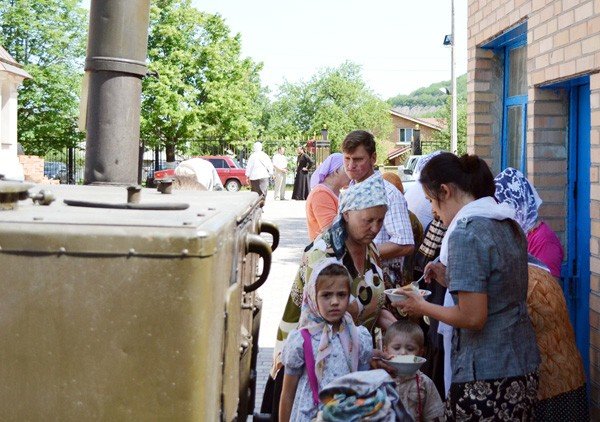 Вчера в кафедральном соборе Горловки отпраздновали престоль..., фото-4 Вчера в кафедральном соборе Горловки отпраздновали престольный праздник, фото-4
