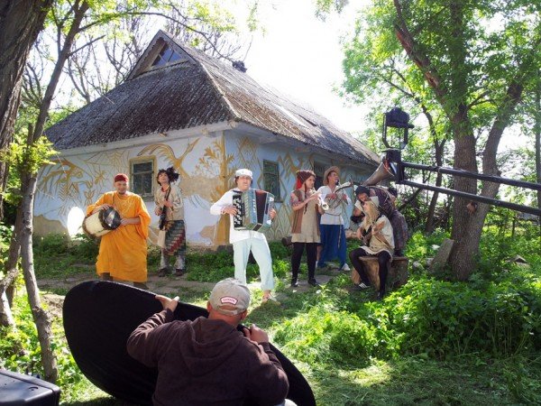 На зйомках нового кіпу гурт ТІК спалив баян (Фото), фото-3 На зйомках нового кіпу гурт ТІК спалив баян (Фото), фото-3