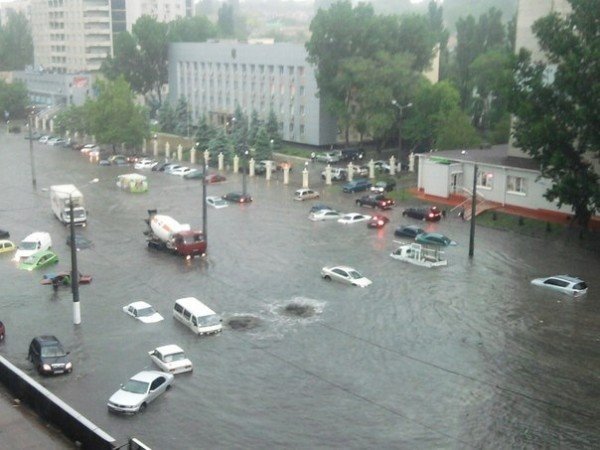 Стихийное бедствие в Одессе. Проливной дождь парализовал г..., фото-2 Стихийное бедствие в Одессе. Проливной дождь парализовал город (Фото, Видео), фото-2