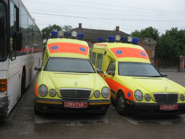 Благодійники із Швеції передали Бердичівській міській лікар..., фото-1 Благодійники із Швеції передали Бердичівській міській лікарні два автомобіля, фото-1