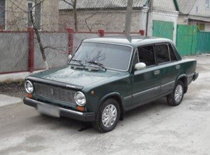 Невдатні автозлодії доштовхали чуже авто лише до першого по..., фото-1 Невдатні автозлодії доштовхали чуже авто лише до першого повороту, фото-1