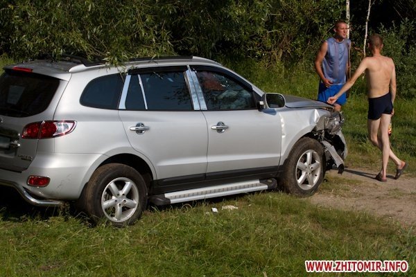 Пьяный депутат на джипе совершил под Житомиром ДТП, фото-1 Пьяный депутат на джипе совершил под Житомиром ДТП, фото-1